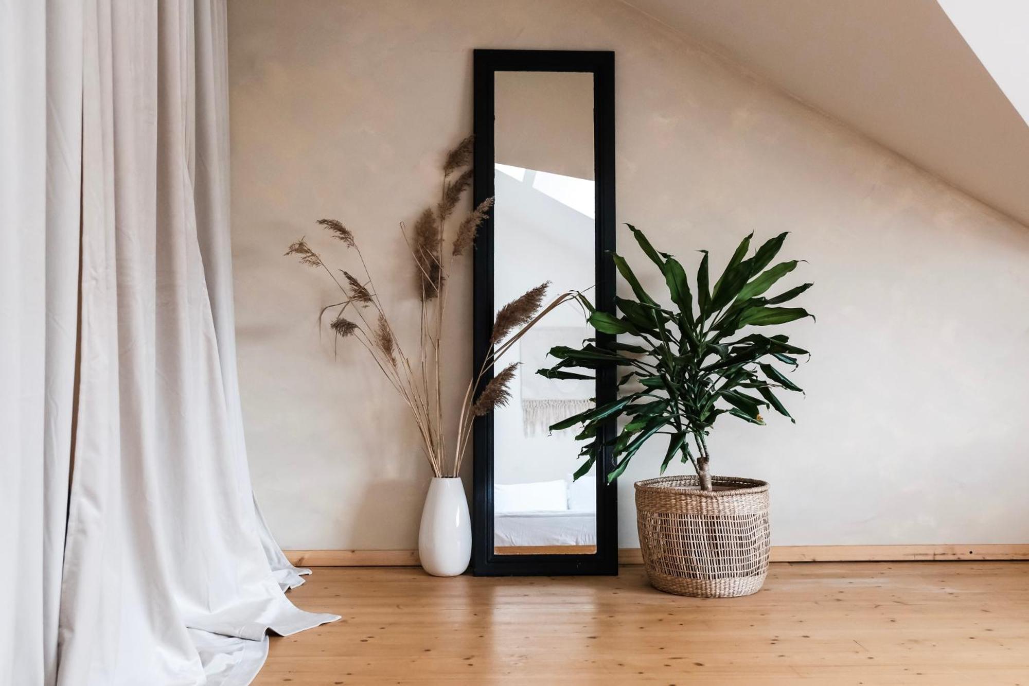 White Loft In Center With 2 King Size Beds Riga