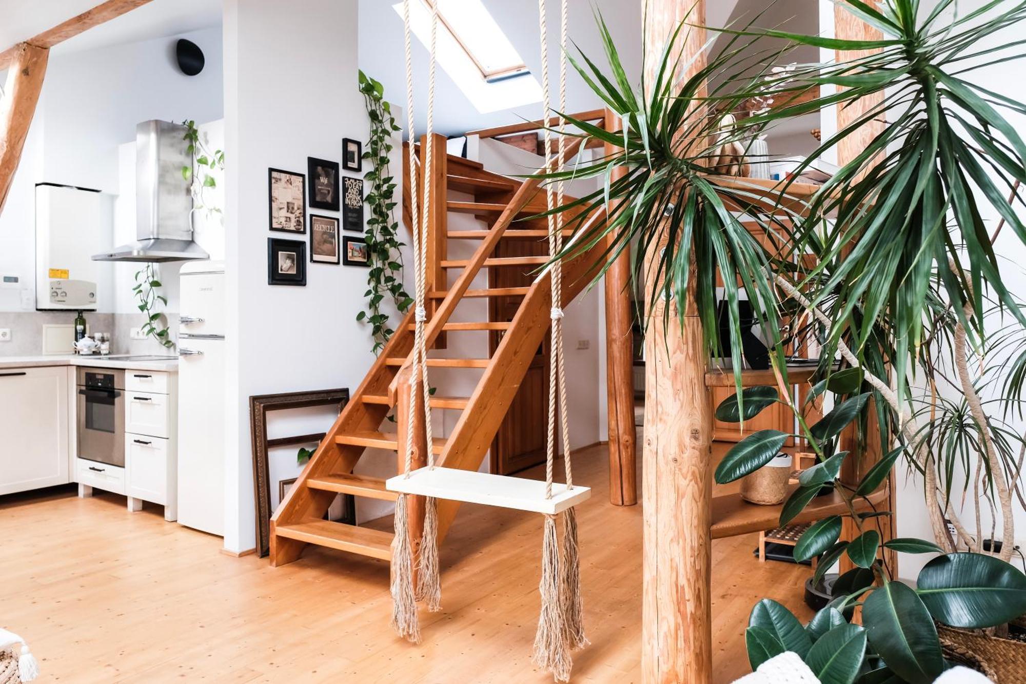 White Loft In Center With 2 King Size Beds