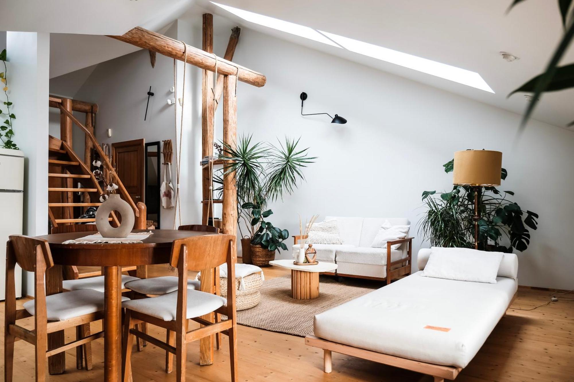 White Loft In Center With 2 King Size Beds *
