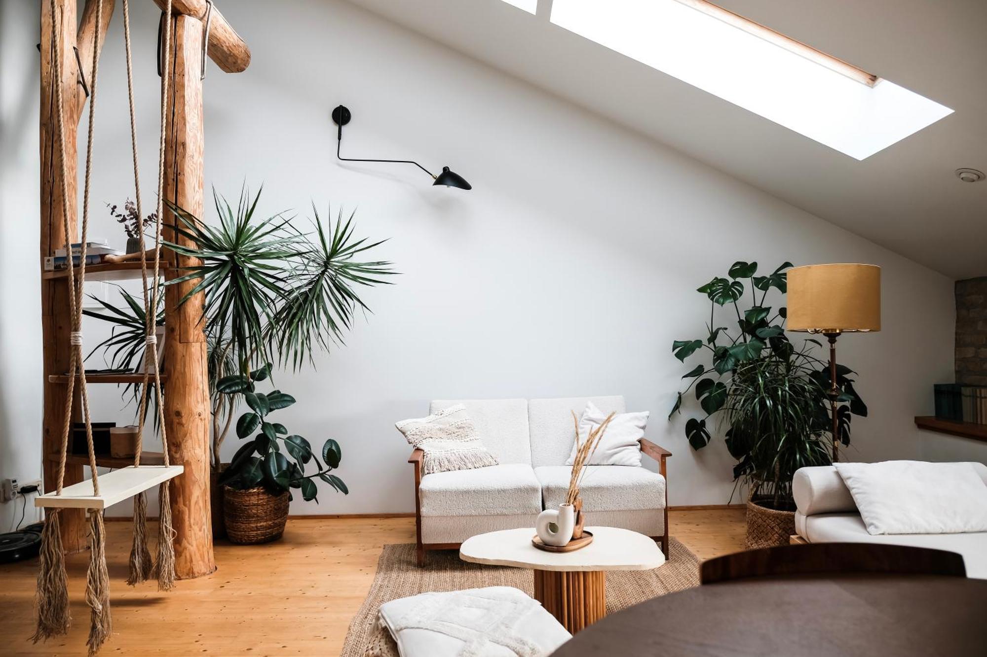 White Loft In Center With 2 King Size Beds Riga