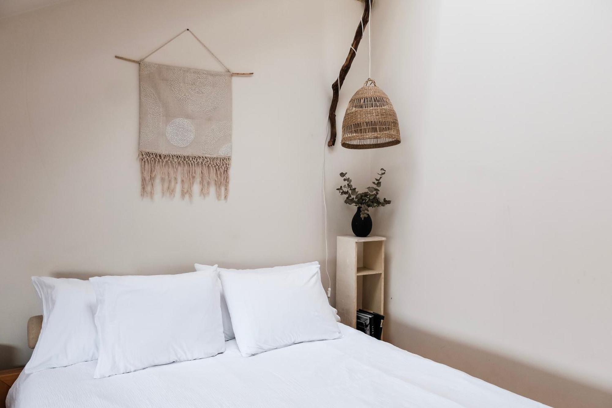 White Loft In Center With 2 King Size Beds Riga