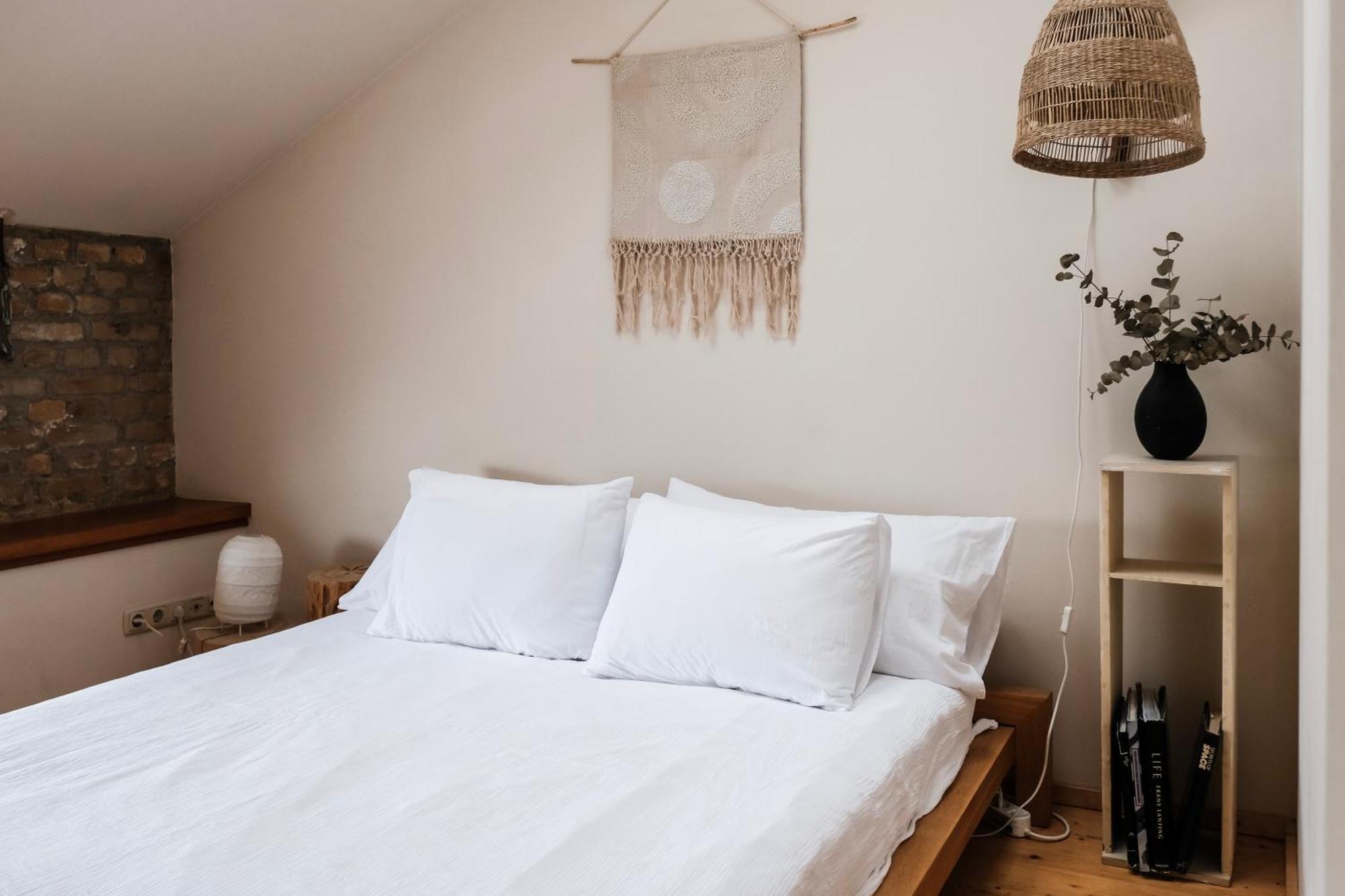 White Loft In Center With 2 King Size Beds Appartement