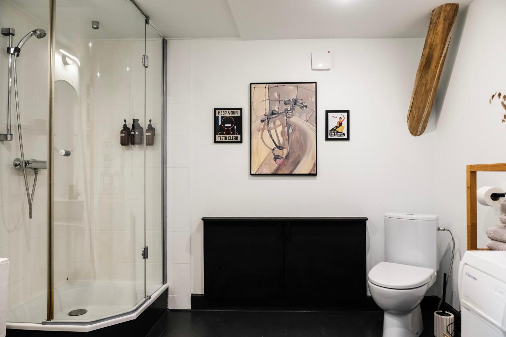 White Loft In Center With 2 King Size Beds Riga